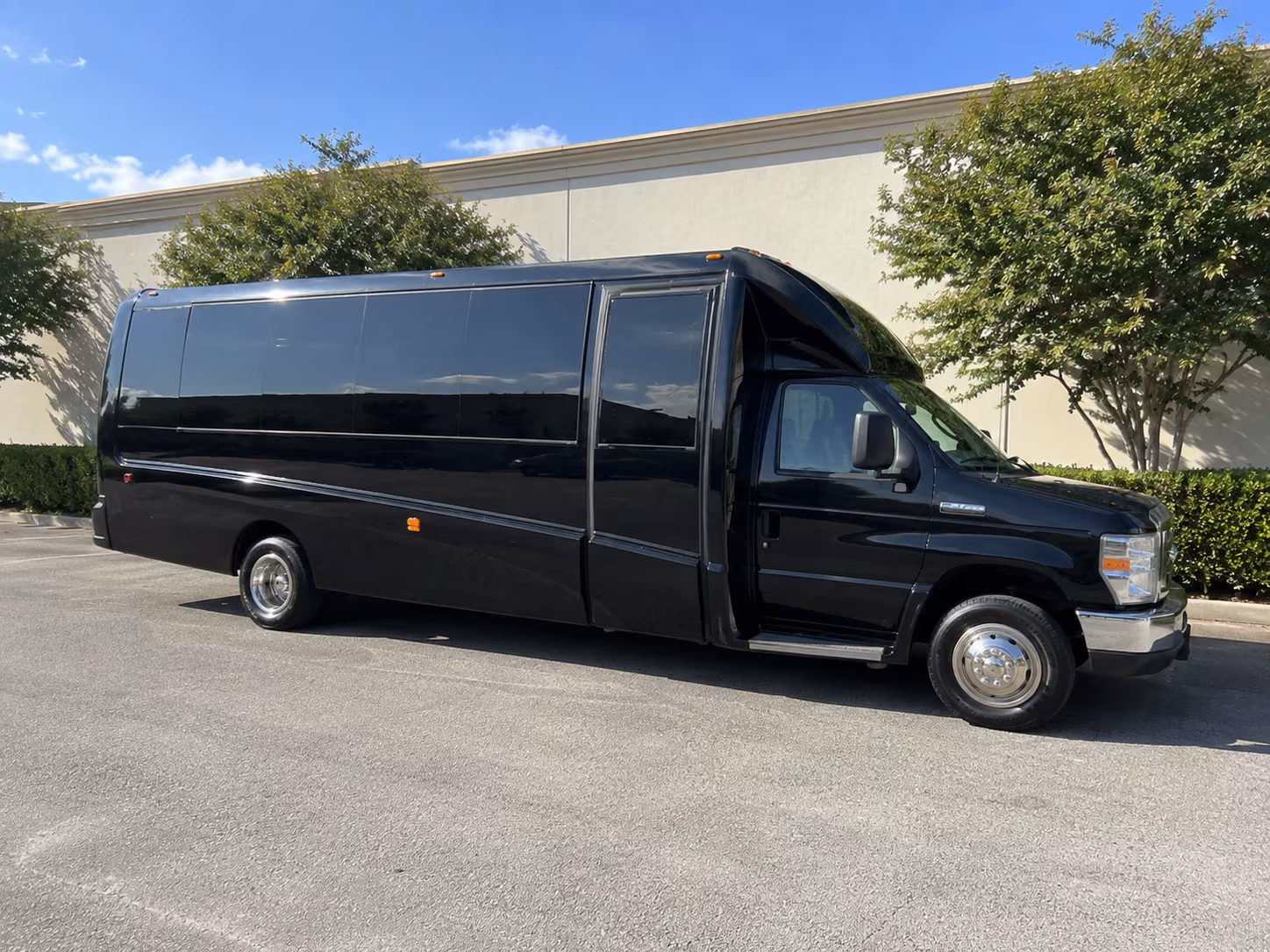 castle rock red rocks amphitheatre party bus rental