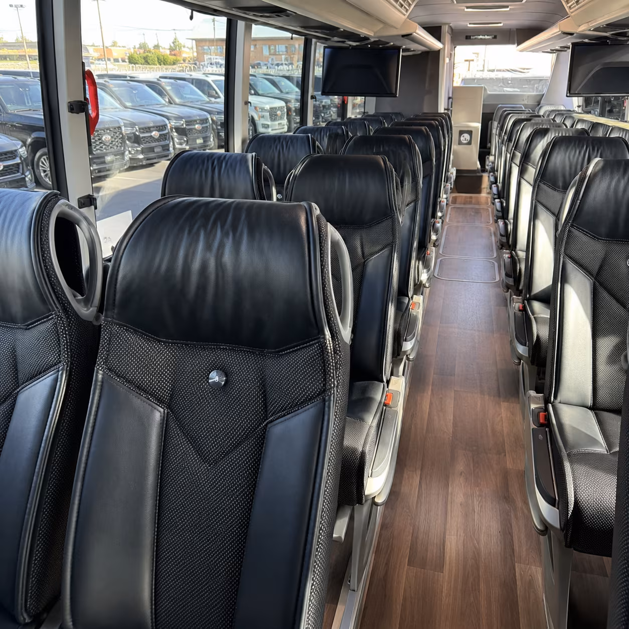 charter buses for castle rock trade show attendees heading to the denver tech center